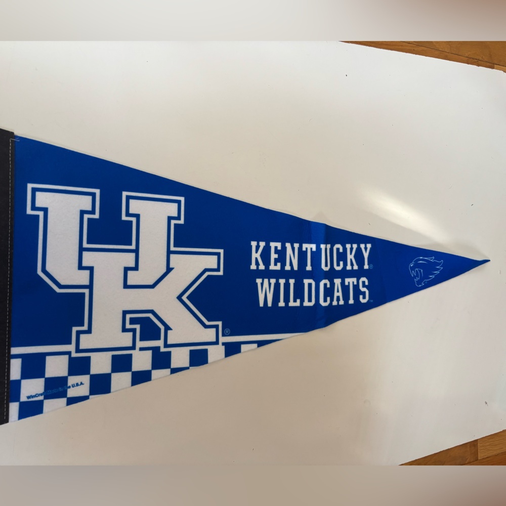 Kentucky Wildcats wall Banner Pennant Flag